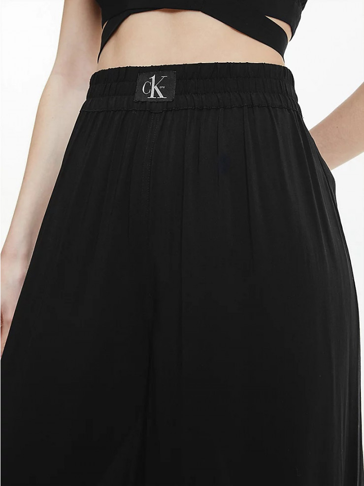 Дамски панталон Calvin Klein KW0KW01784 BEH PANT